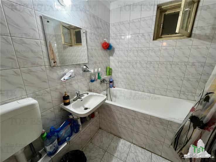 Apartament 3 camere bloc 1981 Liceul D.Bolintineanu