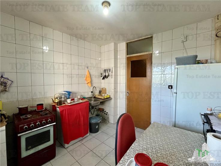 Apartament 3 camere bloc 1981 Liceul D.Bolintineanu