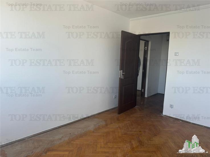 Apartament 2 camere de vanzare in zona Pajura