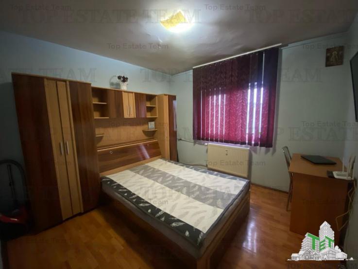 Apartament 3 camere,  balcon, de vanzare, Nerva Traian