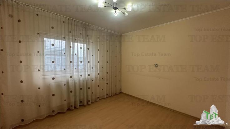 Apartament 4 camere decomandat 2 bai 2 balcoane bloc 1983 metrou Dristor