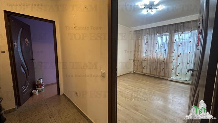 Apartament 4 camere decomandat 2 bai 2 balcoane bloc 1983 metrou Dristor