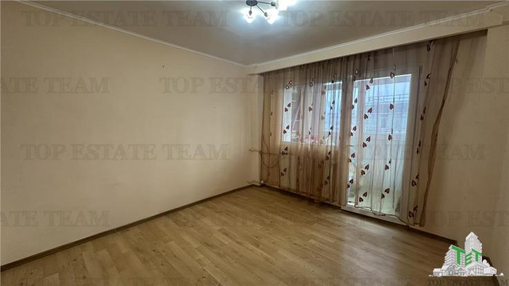 Apartament 4 camere decomandat 2 bai 2 balcoane bloc 1983 metrou Dristor