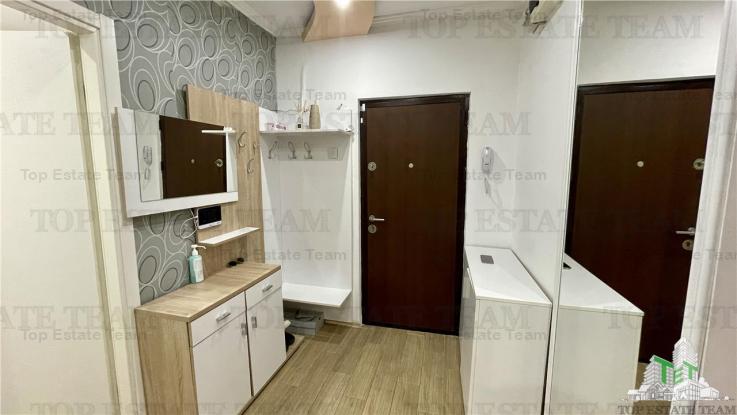 Apartament 3 camere cu 2 bai decomandat metrou Aparatorii Patriei cu centrala termica