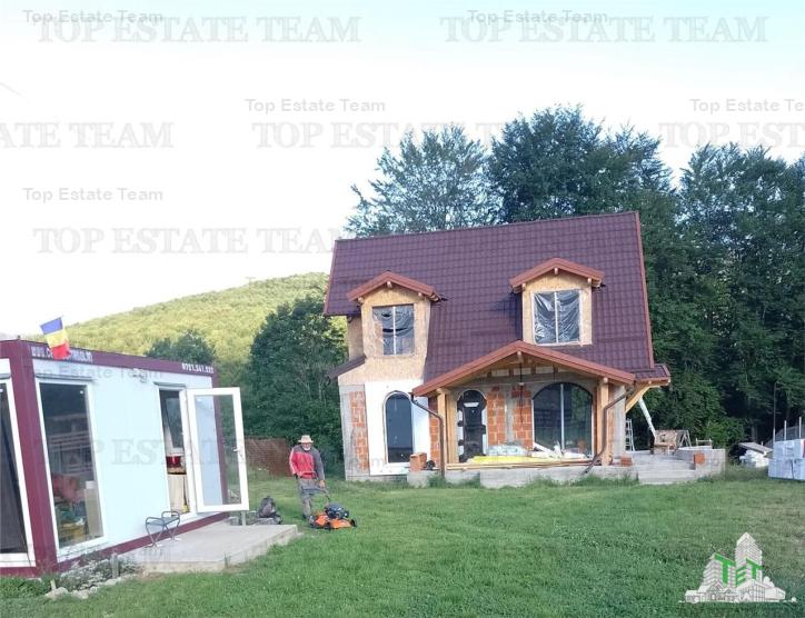 De vanzare cabana la rosu si teren 1200mp in Valea Doftanei