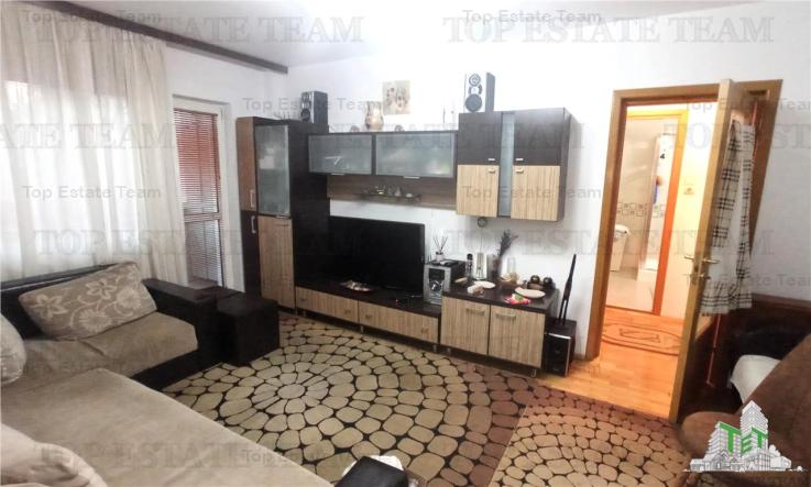 Apartament 3 camere de vanzare, zona Stefan cel Mare