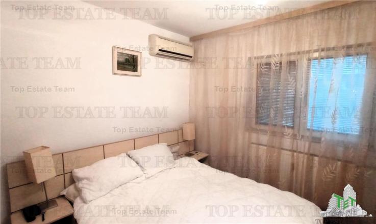 Apartament 3 camere de vanzare, zona Stefan cel Mare