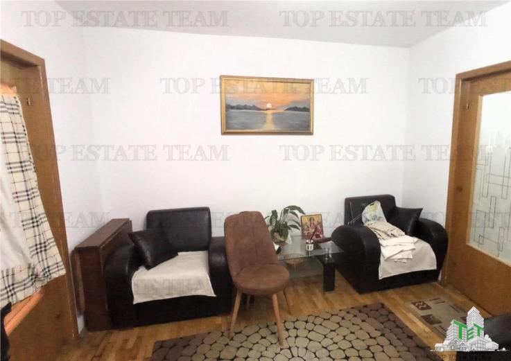 Apartament 3 camere de vanzare, zona Stefan cel Mare