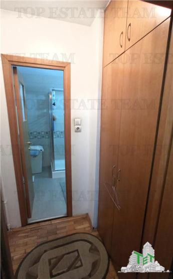 Apartament 3 camere de vanzare, zona Stefan cel Mare