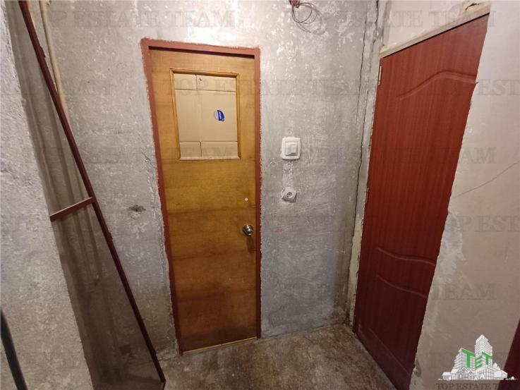 De vanzare apartament decomandat 3 camere