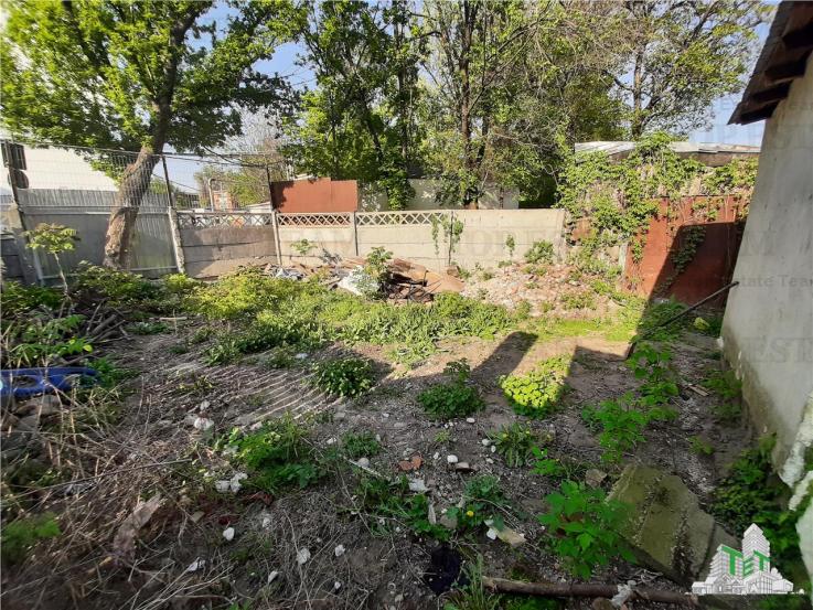 Teren generos 370 mp cu casa demolabila, deschidere la strada asfaltata