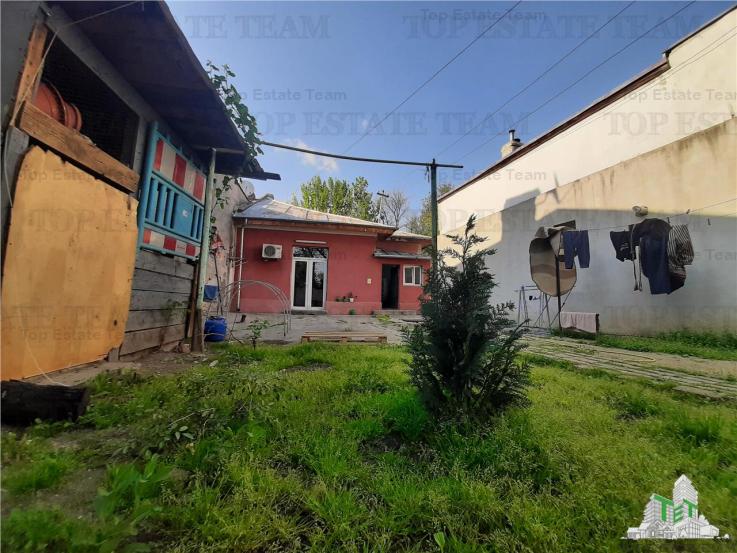 Teren generos 370 mp cu casa demolabila, deschidere la strada asfaltata