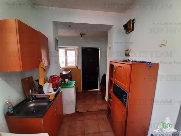 Teren generos 370 mp cu casa demolabila, deschidere la strada asfaltata