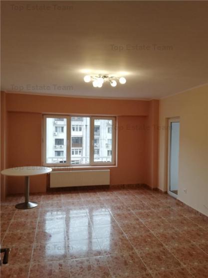 Apartament 3 camere Zona Nerva Traian