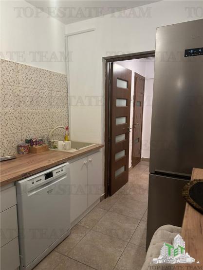 Apartament 2 camere de vanzare in zona Pajura