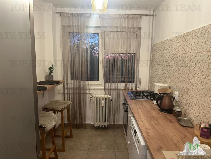 Apartament 2 camere de vanzare in zona Pajura