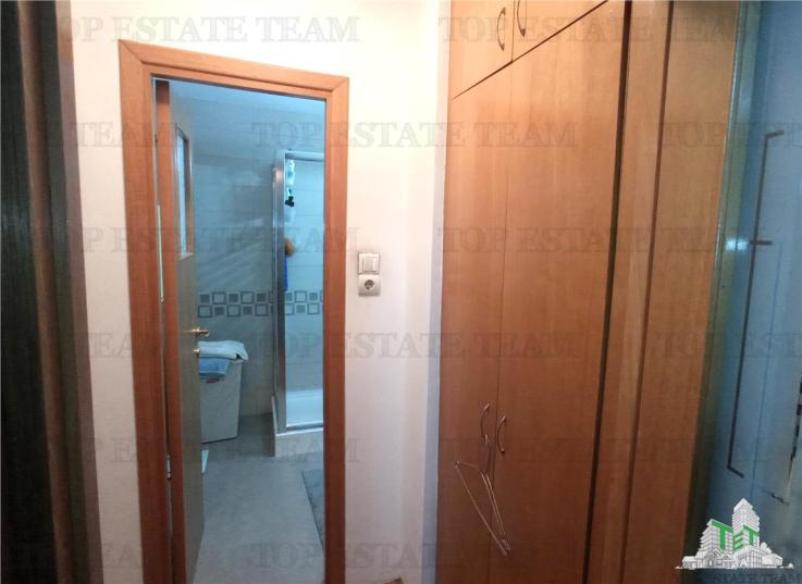 Apartament 3 camere de vanzare, zona Parcul Circului