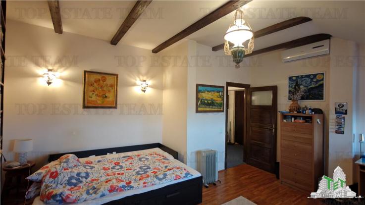 Apartament de 3 camere ultracentral, 2 intrari, lift cu acces privat, pod pentru depozitare, centrala proprie, in sectorul 2