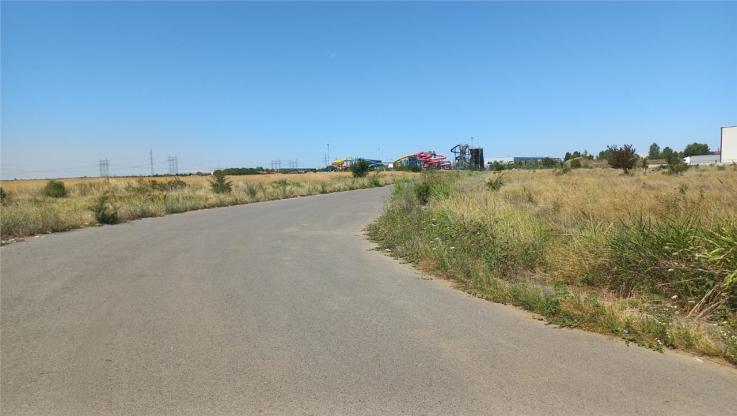 De vanzare teren 4700 mp- Strada Armoniei- Militari - Divertiland