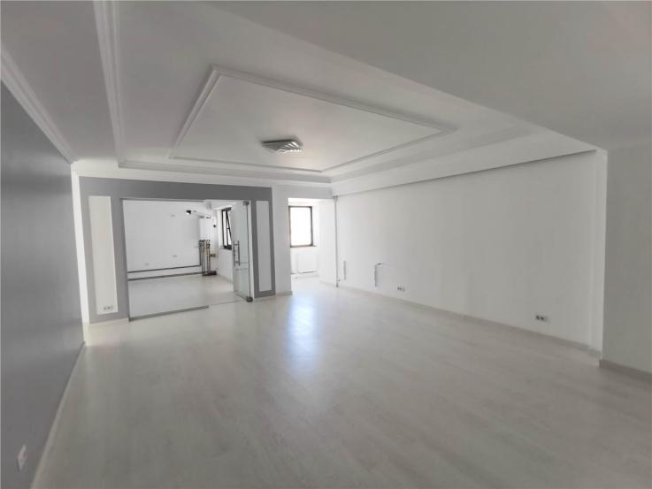 Apartament cu 3 camere de vanzare in zona Dorobanti