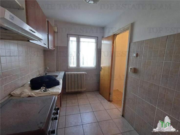 Apartament 3 camere bloc anvelopat zona Apusului