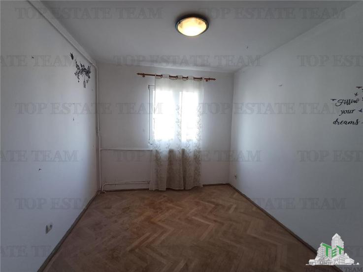 Apartament 3 camere bloc anvelopat zona Apusului