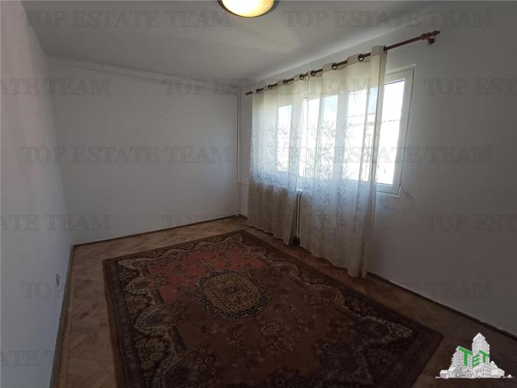 Apartament 3 camere bloc anvelopat zona Apusului