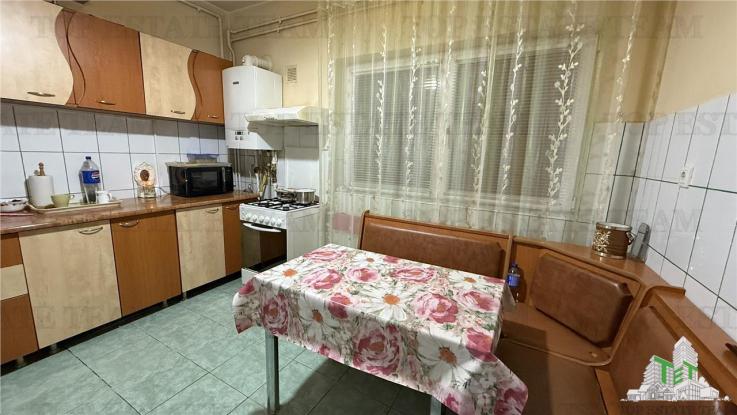 Apartament 3 camere 2 bai decomandat centrala proprie metrou Timpuri Noi