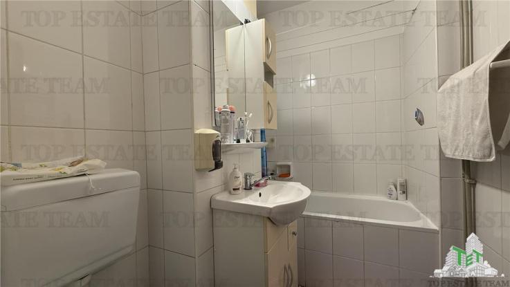 Apartament 3 camere 2 bai decomandat centrala proprie metrou Timpuri Noi