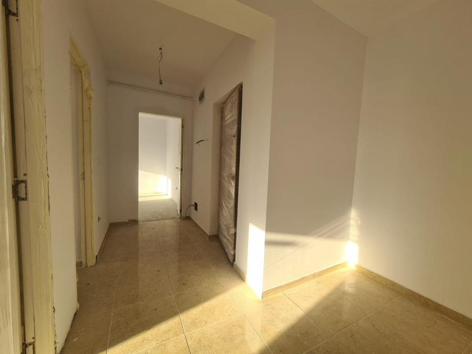Apartament cu o camera + terasa de 35 mp zona de Capat CUG
