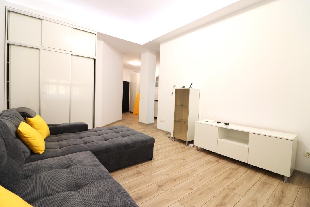 Complet renovat si foarte spatios