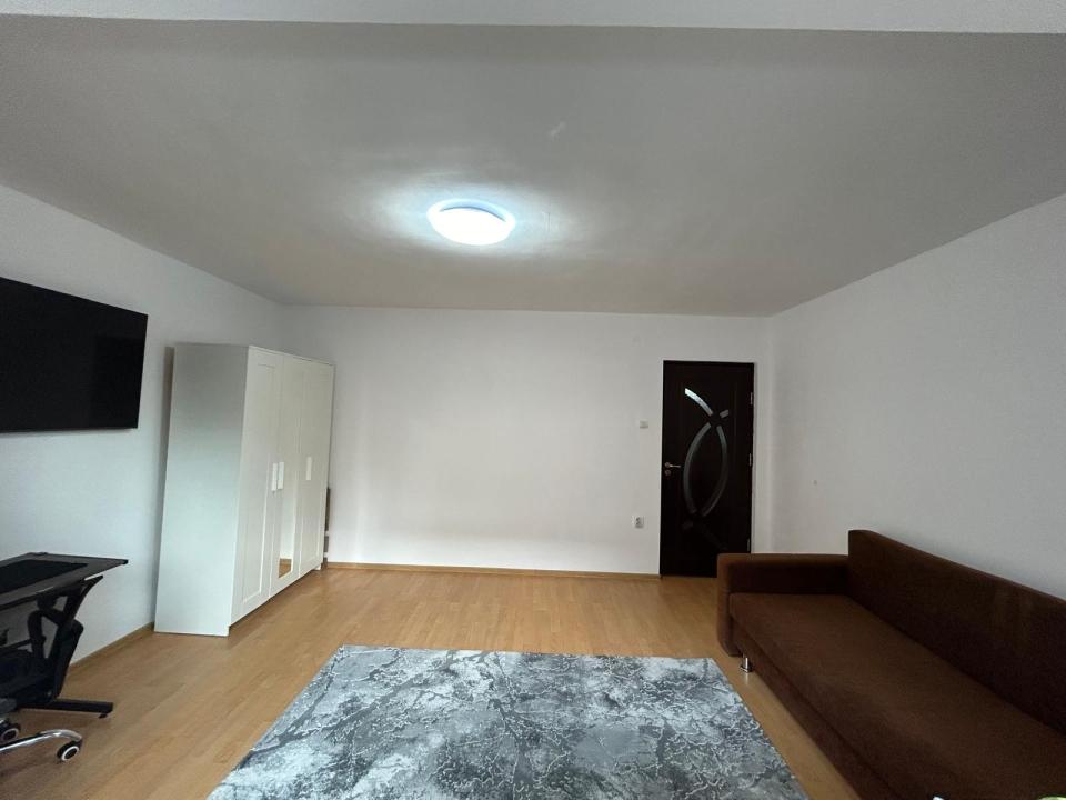 Apartament 1 camera, etaj 2