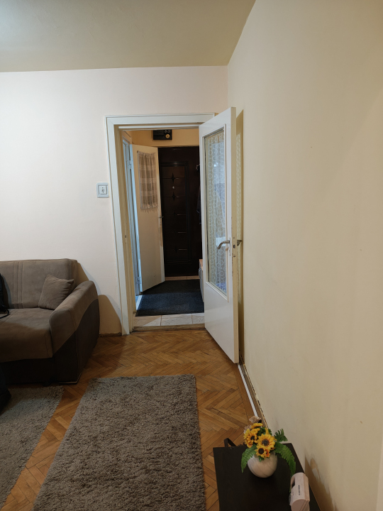 Apartament 3 camere zona Dacia 