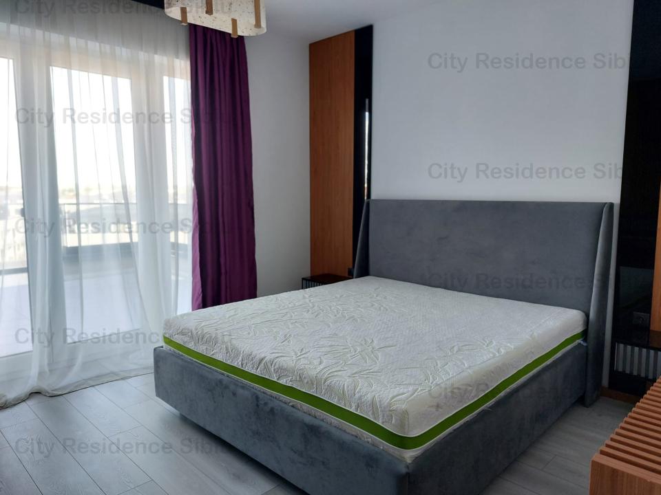 Penthouse cu 3 camere de inchiriat, City Residence, nou, modern