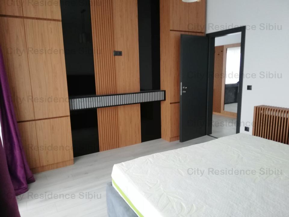 Penthouse cu 3 camere de inchiriat, City Residence, nou, modern