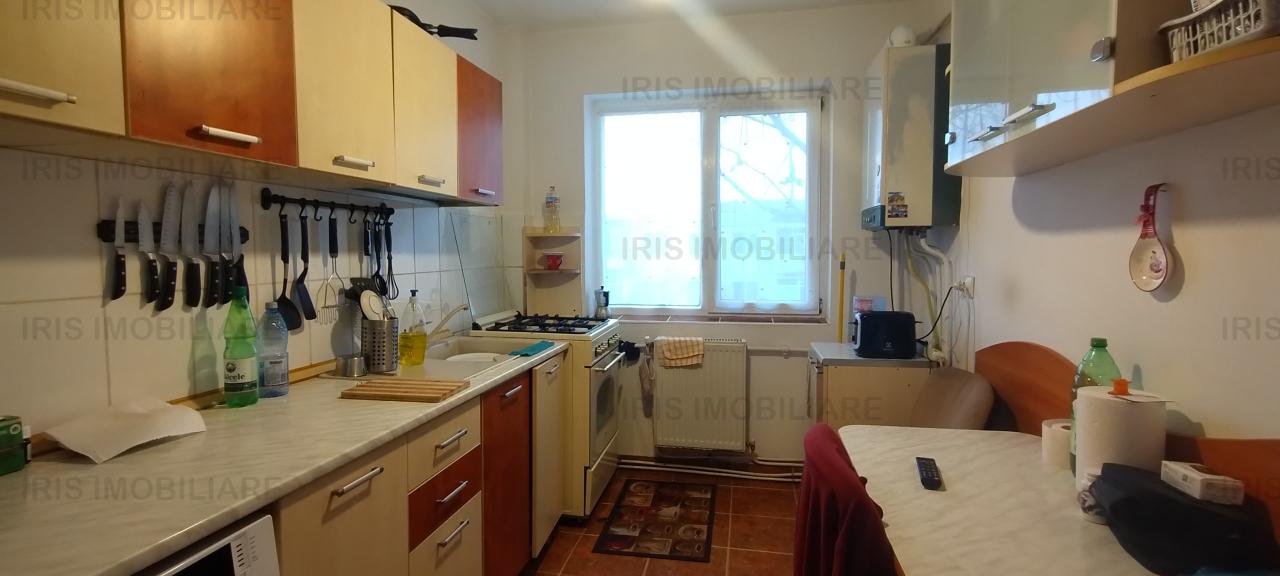 78000euro!Podu ros! Apartament 3 camere,decomandat,la strada!