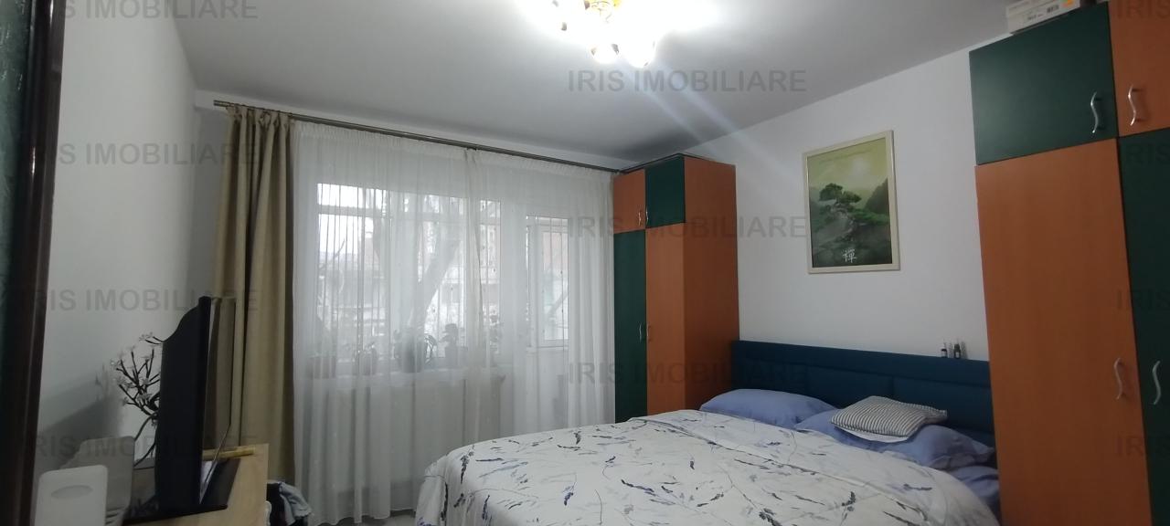 78000euro!Podu ros! Apartament 3 camere,decomandat,la strada!