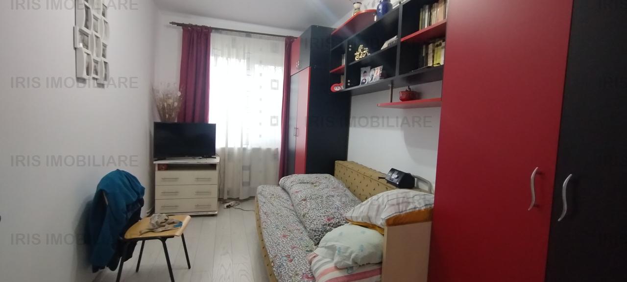 78000euro!Podu ros! Apartament 3 camere,decomandat,la strada!