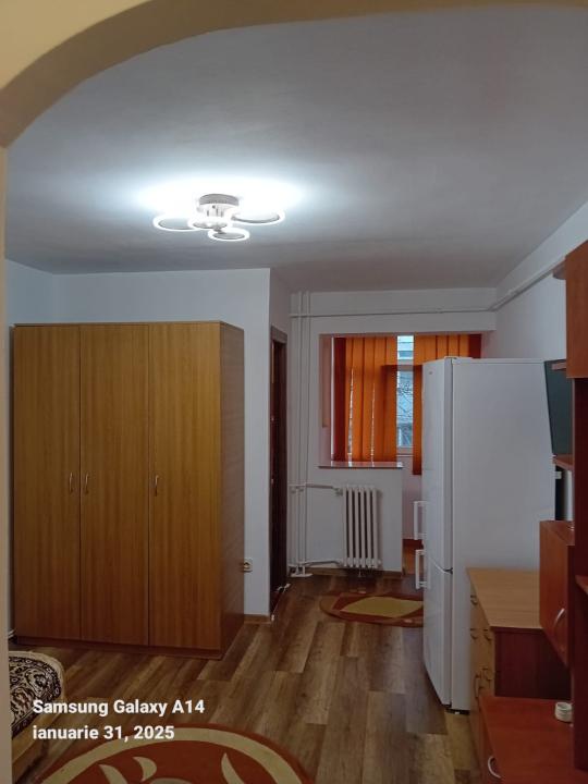 260Euro! Garsoniera Galata, et 1, renovata