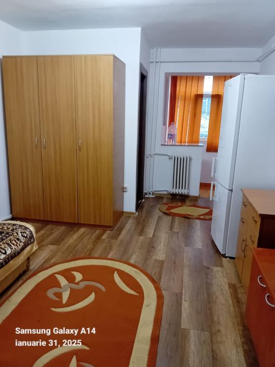 260Euro! Garsoniera Galata, et 1, renovata