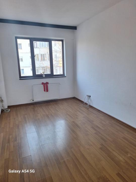 350 Euro!Apartament 2 cam Decomandate, et 1, Tudor Neculai