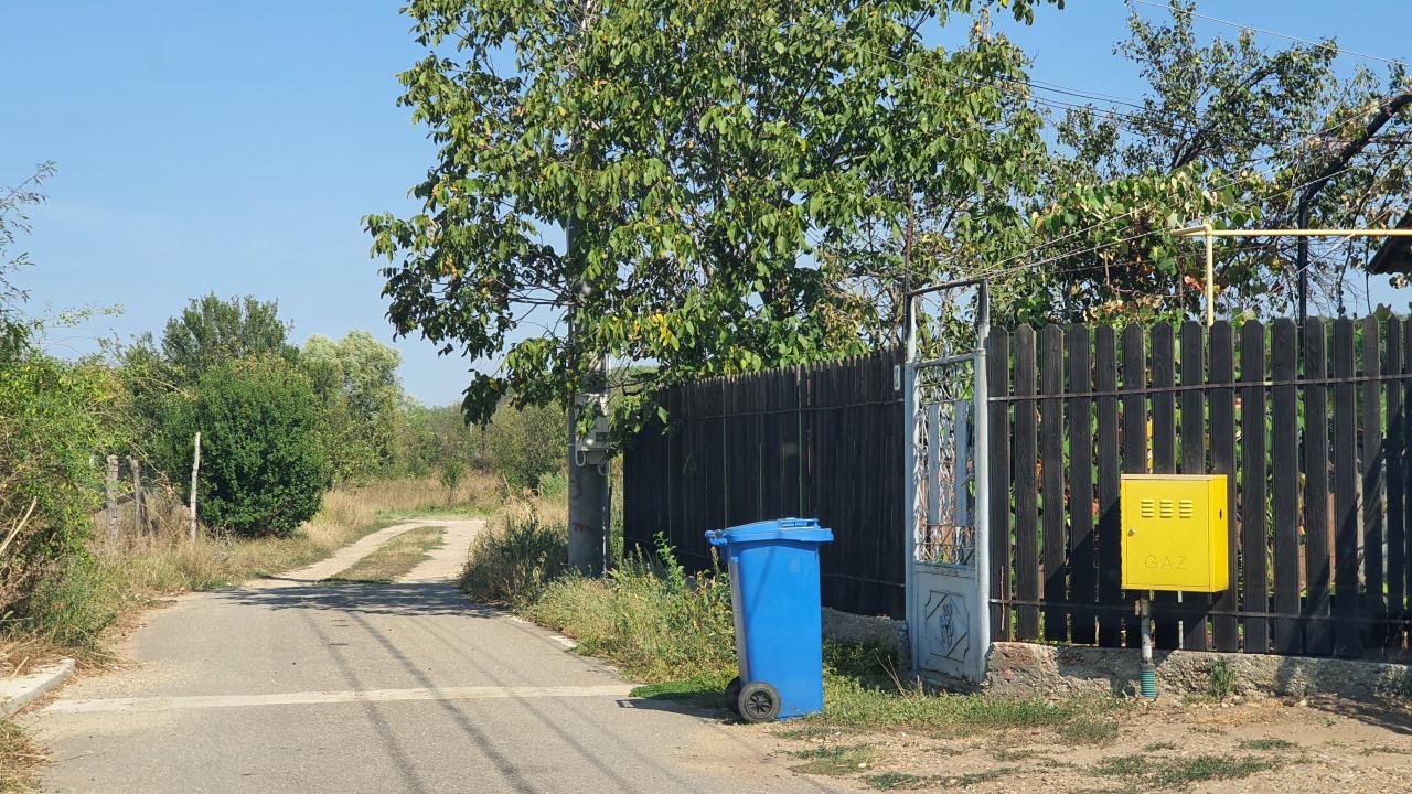 Teren intravilan 3.600 mp langa padure Sat Sadina Comuna Roata de Jos