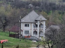 Casa de locuit si anexe - Preluca Noua, jud. Maramures