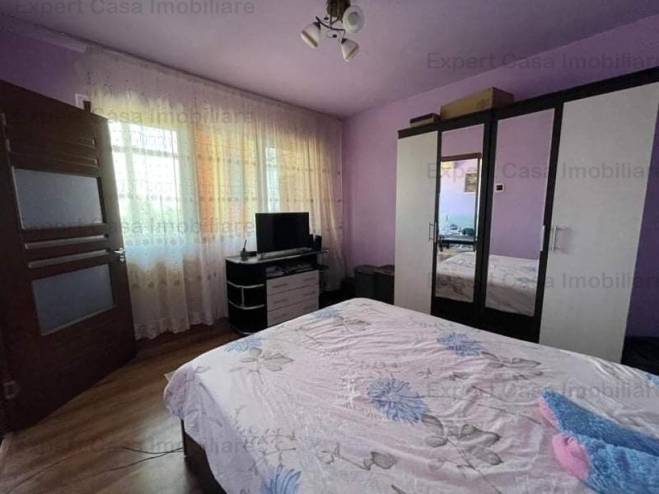 Inchiriez apartament Podu Ros