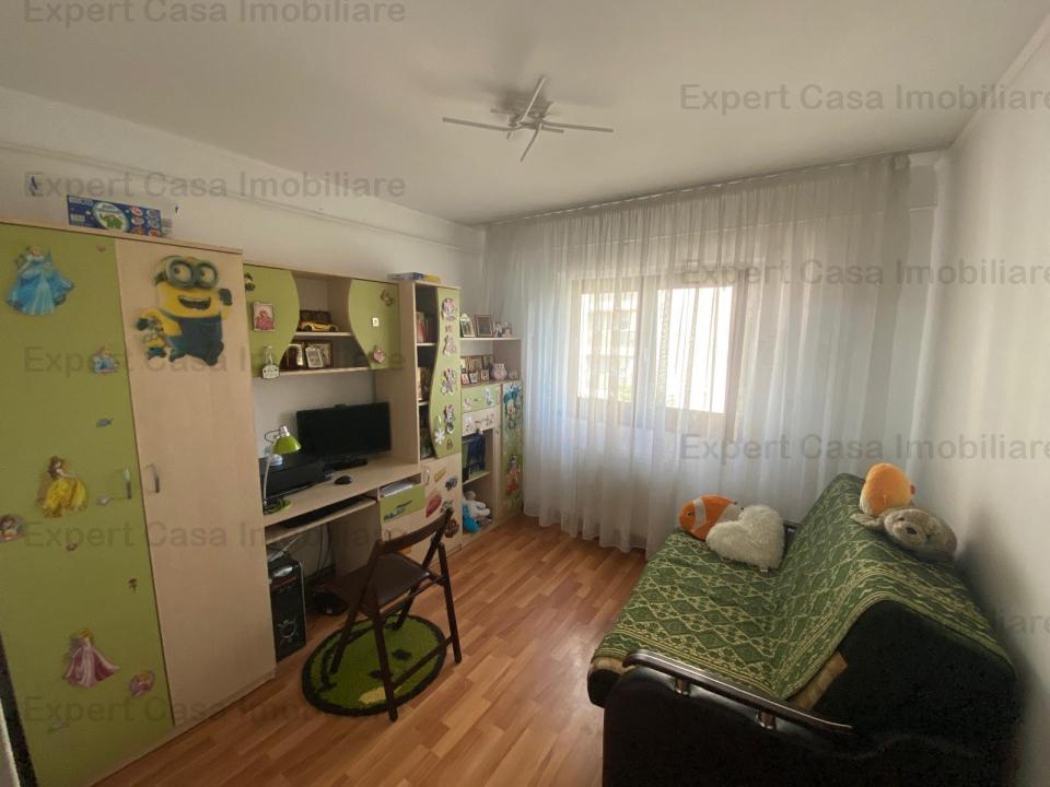 Vand apartament 2 camere 70000