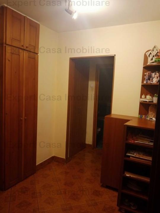 Vand apartament 2 camere 70000