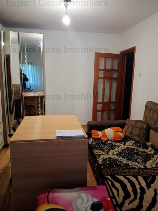 Vand apartament 2 camere 70000