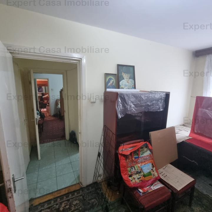 Apartament 2 camere Podu Ros. Centru. Etaj 2