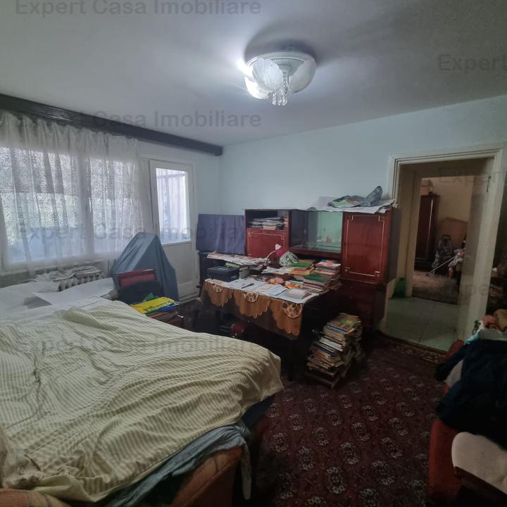 Apartament 2 camere Podu Ros. Centru. Etaj 2