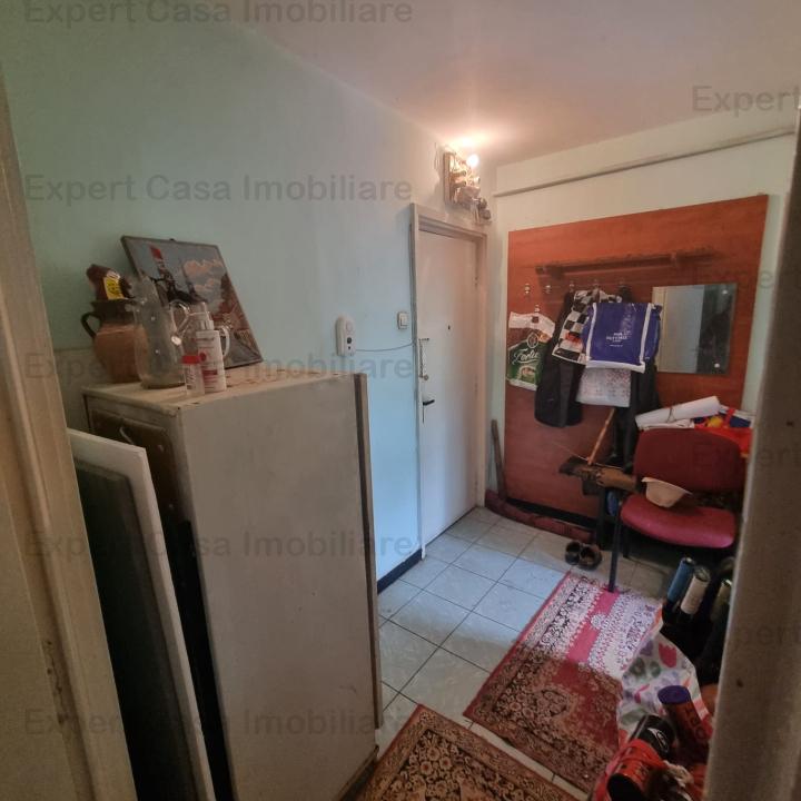 Apartament 2 camere Podu Ros. Centru. Etaj 2